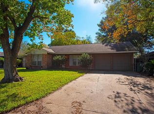 5862 Thrush Dr, Houston, TX 77033