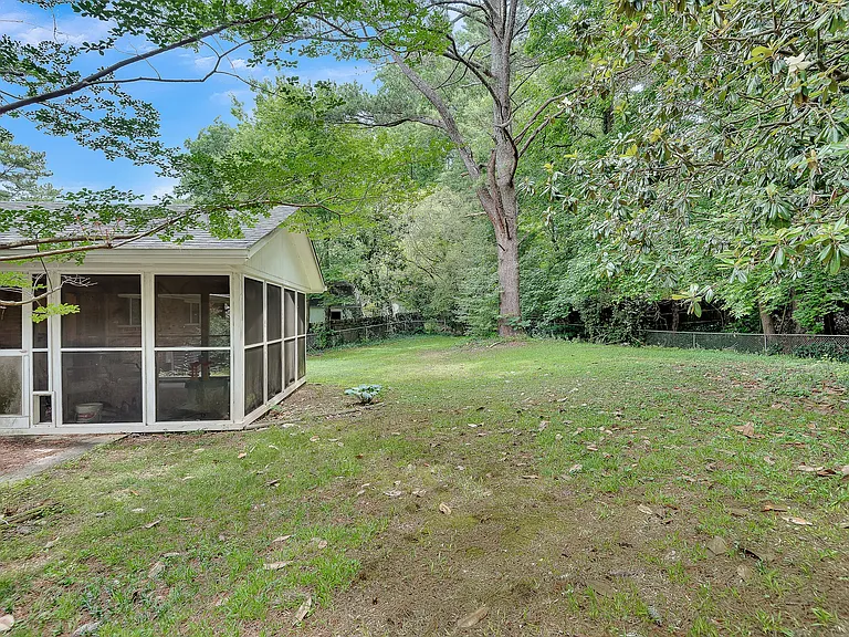 1623 Moncrief Cir — Photo 12