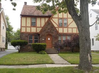 3626 Tullamore Rd, Cleveland Heights, OH 44118