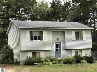 1800 Pine Ln, Interlochen, MI 49643