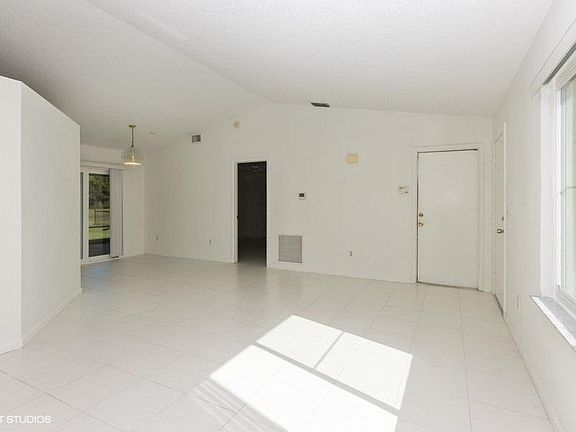 3rd image of 6824 NW Granger Ave