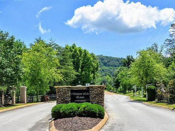4th image of 8855 Balata Dr