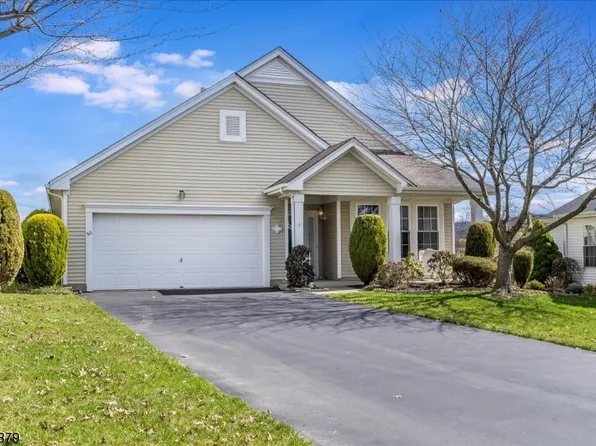 50 Kensington Cir, White Twp., NJ 07823