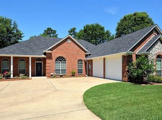 1982 Old Oak Dr, Tyler, TX 75703