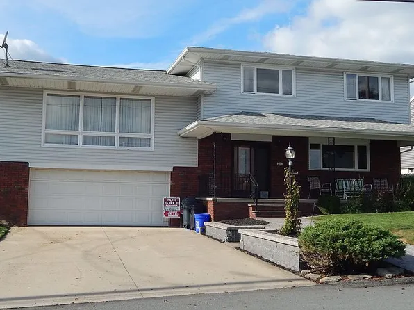 202 Maplewood Dr, Olyphant, PA 18447