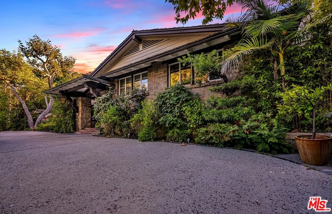 8 bed, 11.0 bath, 10165 sqft, $55,000 — Photo 3
