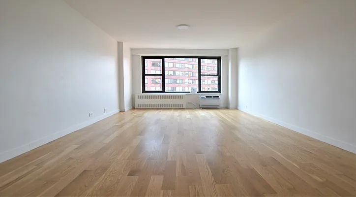 Rented by Manhattan Realty Group | media 12