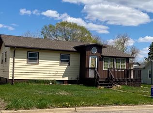 205 5th Ave SW, Bowman, ND 58623