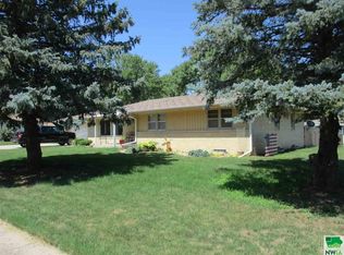 410 W Section Line Rd, Laurens, IA 50554