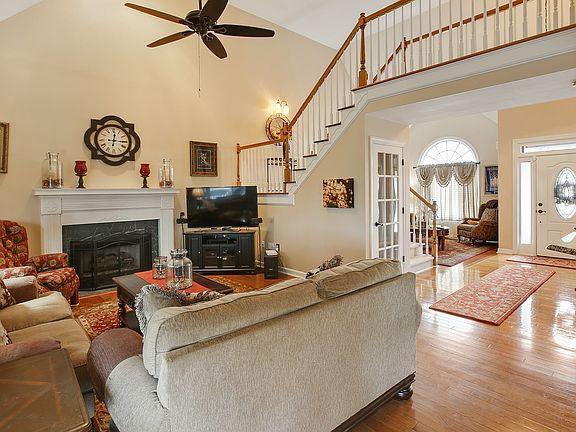 Cathedral Ceilings-Hardwood 