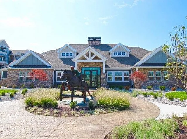 Steeplechase Apartments — Photo 33
