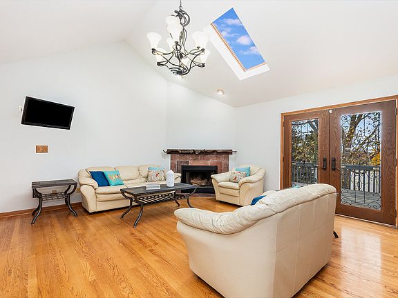 4th image of 1616 Brighton Ln