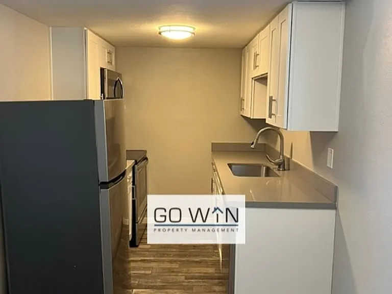 44 E Roanoke Ave — Photo 33