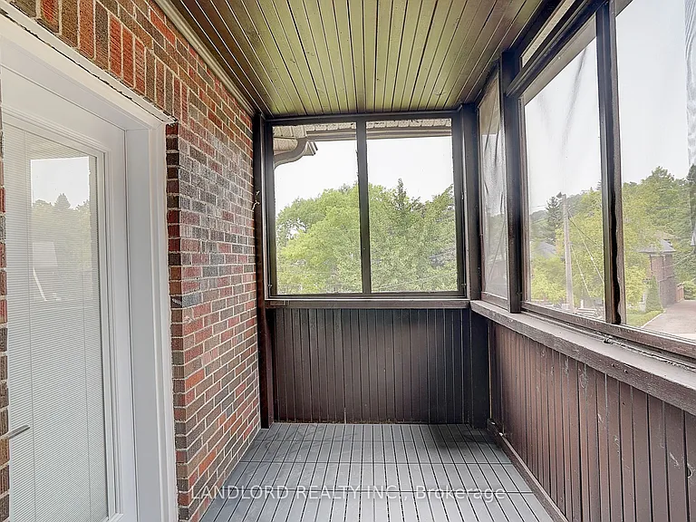 2520 Bloor St W #12 — Photo 35