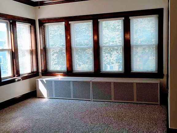 3rd image of 3505 N Oakley Ave #2