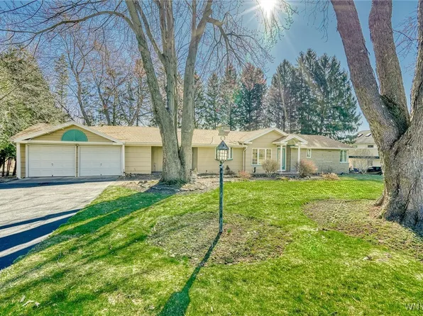 1956 Dublin Rd, Penfield, NY 14526