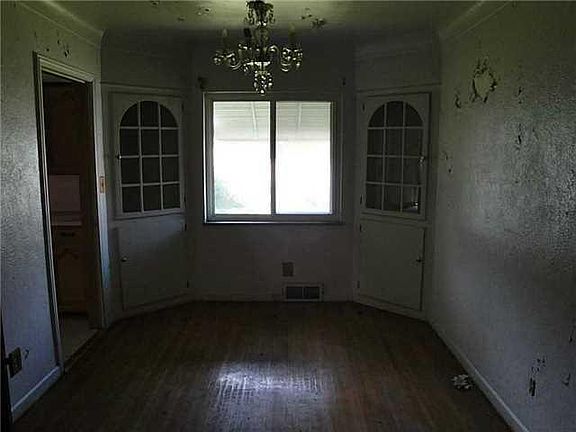 3rd image of 3235 Mulberry St