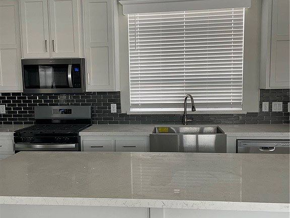 4th image of 4095 Fruit St Space 607