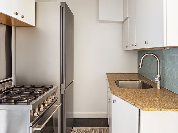 3rd image of 335 E 51st St APT 8F