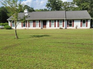 571 Freemans Pond Rd, Wakefield, VA 23888