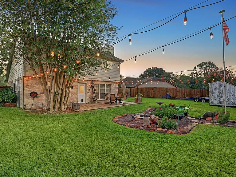 121 Misty Brook Ln — Photo 25