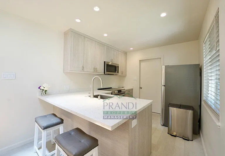 2061 Carolyn Way — Photo 8