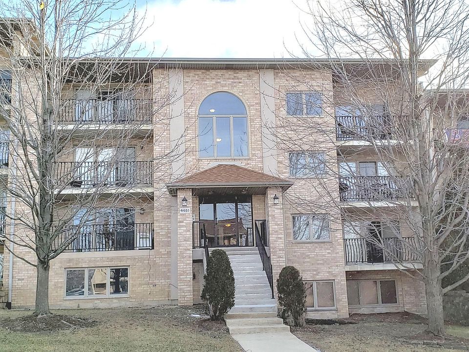 1st image of 4407 Pershing Ave Unit 3N