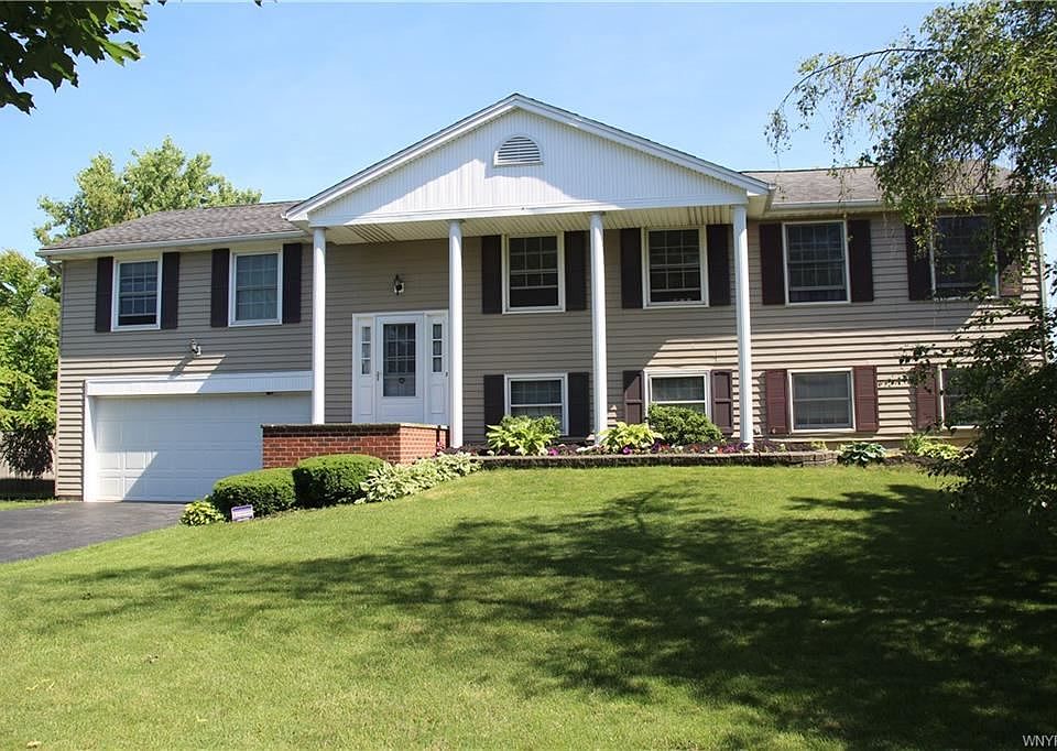 1st image of 24 Ravenwood Dr