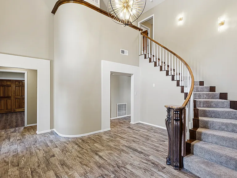 7009 Pala Mesa Ct NE — Photo 2