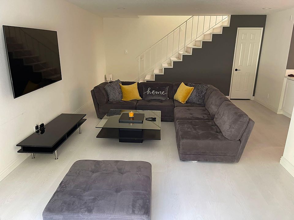1st image of 21620 Burbank Blvd Unit 20