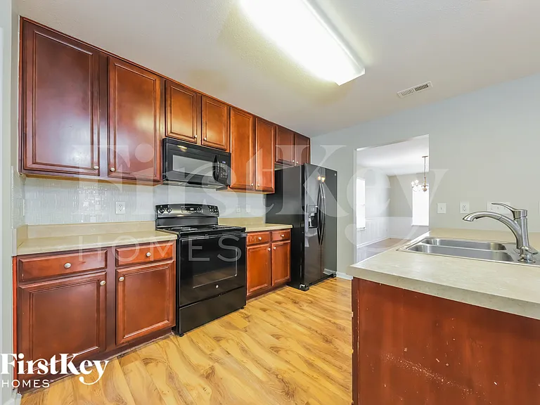 828 Peachtree Meadows Cir — Photo 7