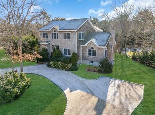 48 Oakhurst Rd, Hampton Bays, NY 11946