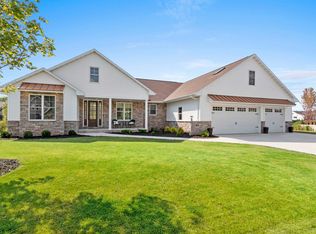 1002 Gosling Way Ct, Menasha, WI 54952