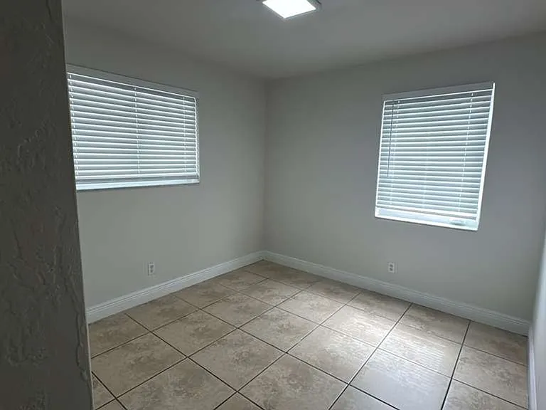 224 SW 4th Ave — Photo 7