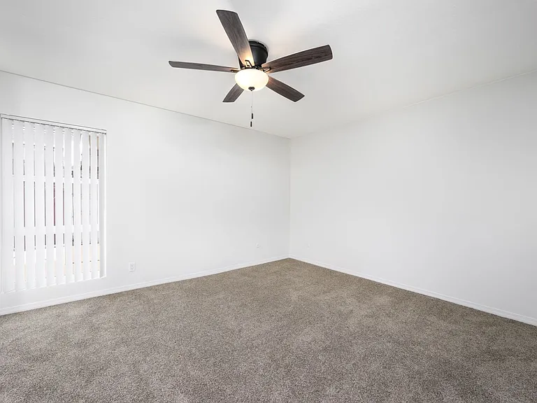 Greentree Fountain Apartments — Photo 25