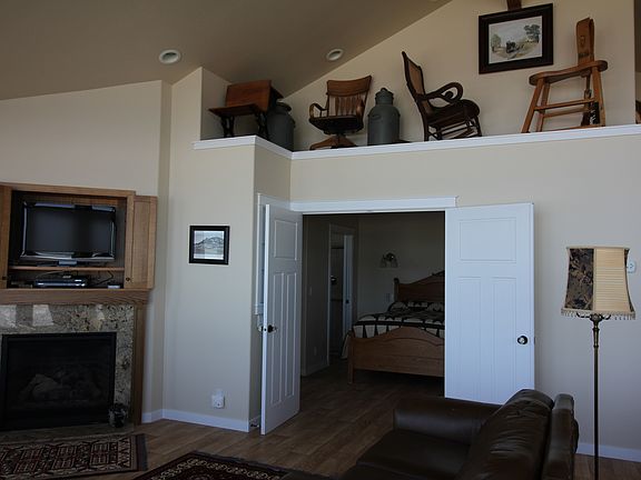 3rd image of 4025 Lincoln Ave