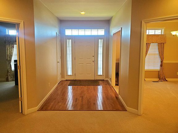 Foyer 7'x9'
