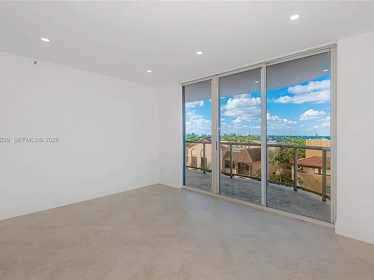 8855 Collins Ave #6E — Photo 4