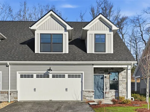 1217 Autumn Woods Dr, Evans City, PA 16033