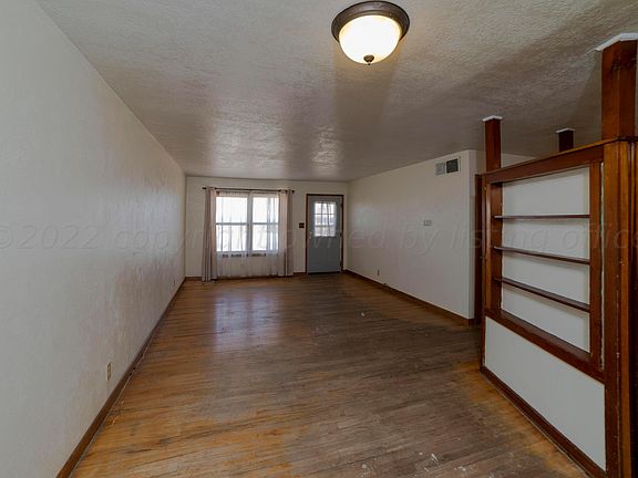 4th image of 413 N Powell St