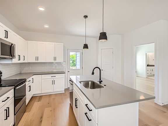 4th image of 1113 Alcove Way
