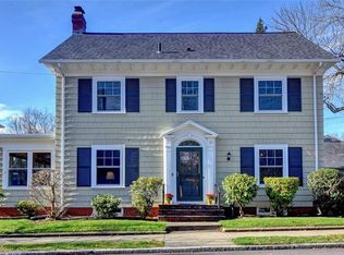 22 Hobart Ave, Providence, RI 02906