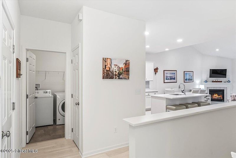 4th image of 18 Joshua Place