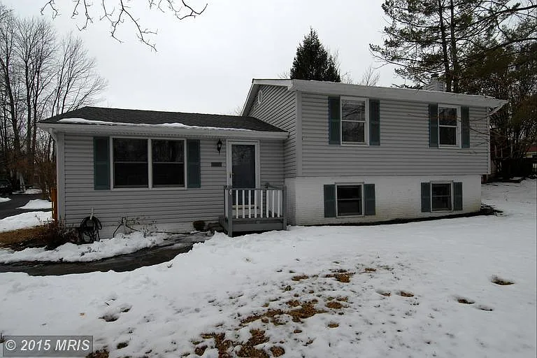 609 York Ln SE photo 1