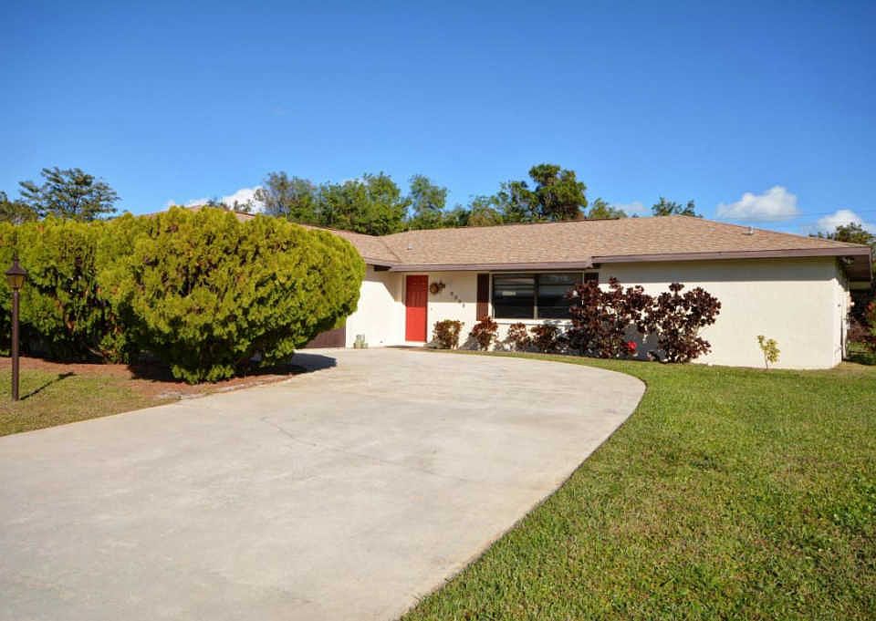 1st image of 2821 NE Yorkshire Ln