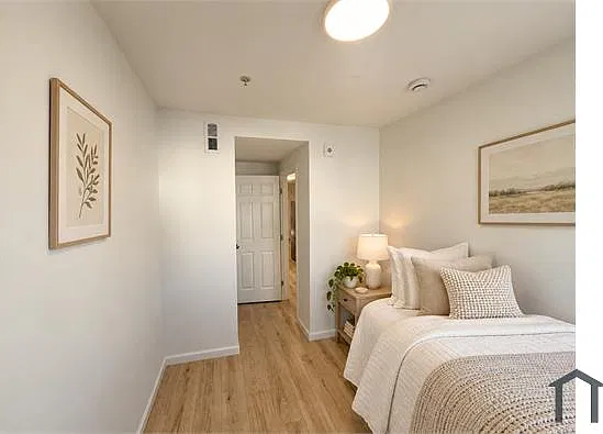 3 bed, $2,695 — Photo 3