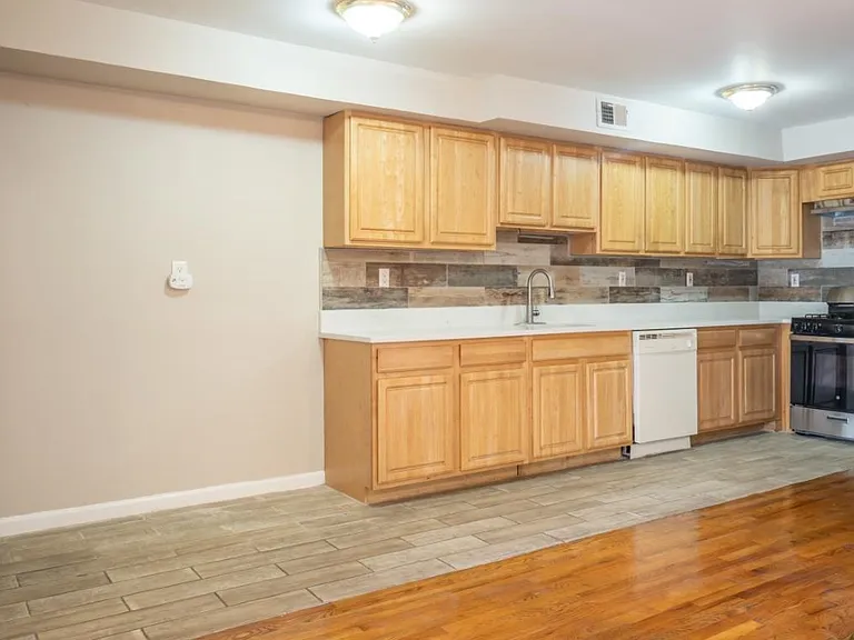 355 W Side Ave #2 — Photo 8