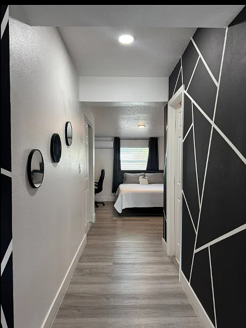 1 bed, 900 sqft, $1,600 — Photo 1