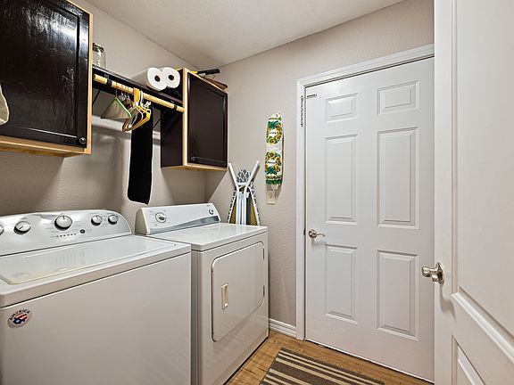 2nd image of 10 Homewood Ln