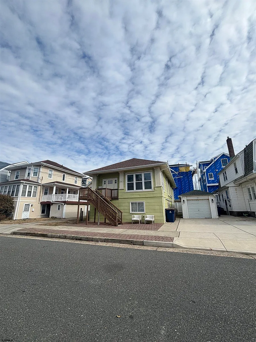 Building Photo - 3 N Wissahickon Ave #2
